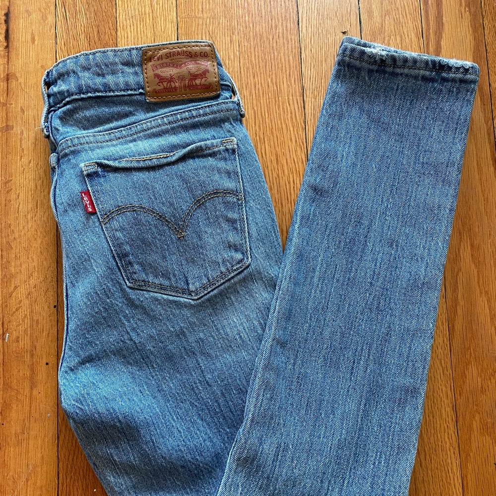 Levi’s 711 Skinny Jean size 25
